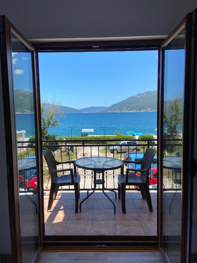 Apartments Family Tivat Exteriér fotografie