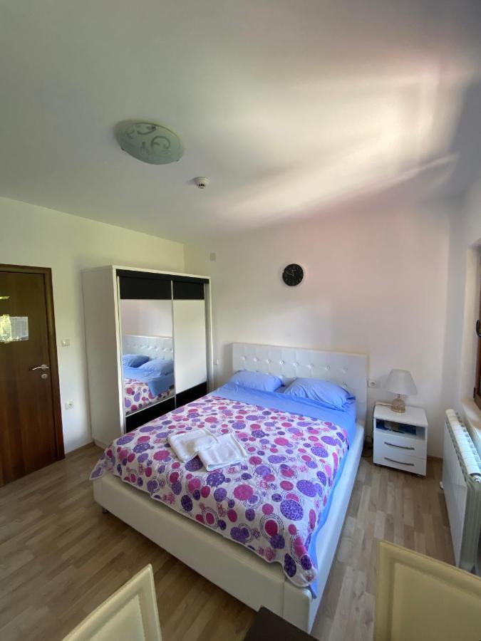 Apartments Family Tivat Exteriér fotografie