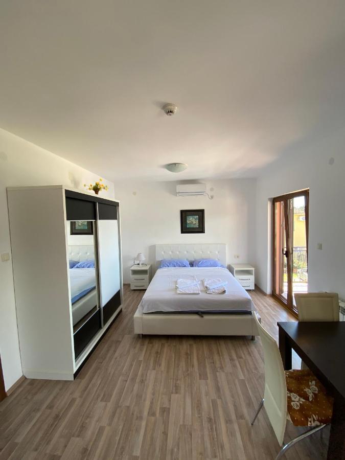 Apartments Family Tivat Exteriér fotografie