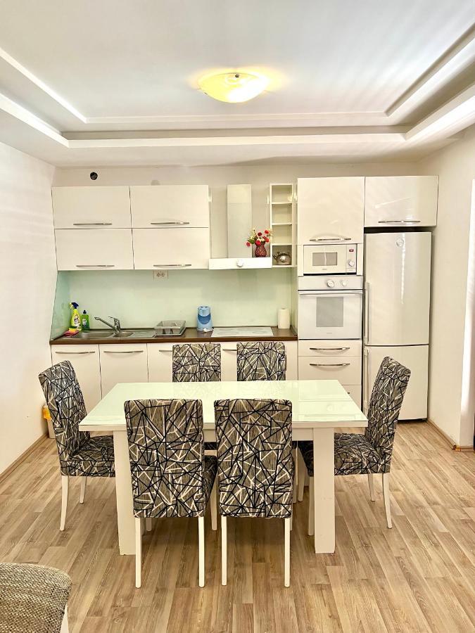 Apartments Family Tivat Exteriér fotografie