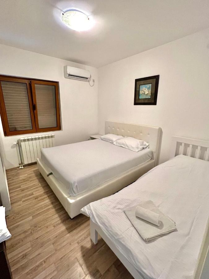 Apartments Family Tivat Exteriér fotografie