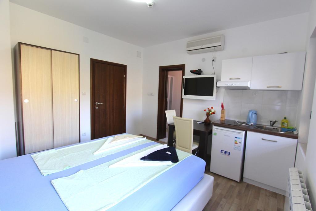 Apartments Family Tivat Pokoj fotografie